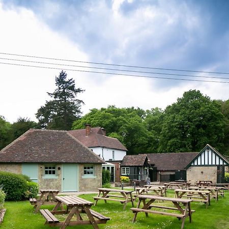 The Cowdray Arms Bed & Breakfast Worth  Екстериор снимка