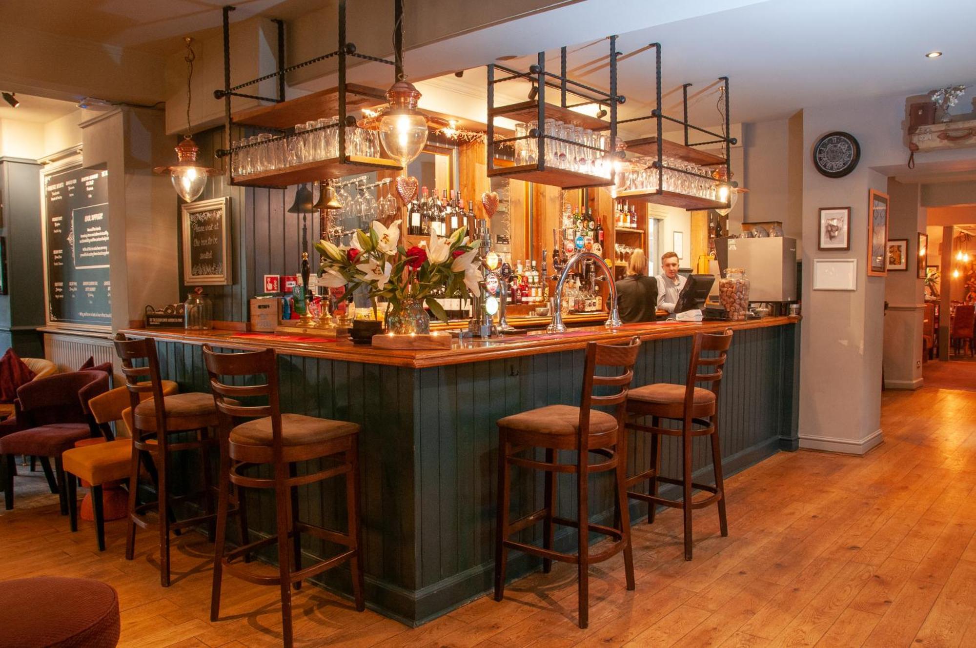 The Cowdray Arms Bed & Breakfast Worth  Екстериор снимка