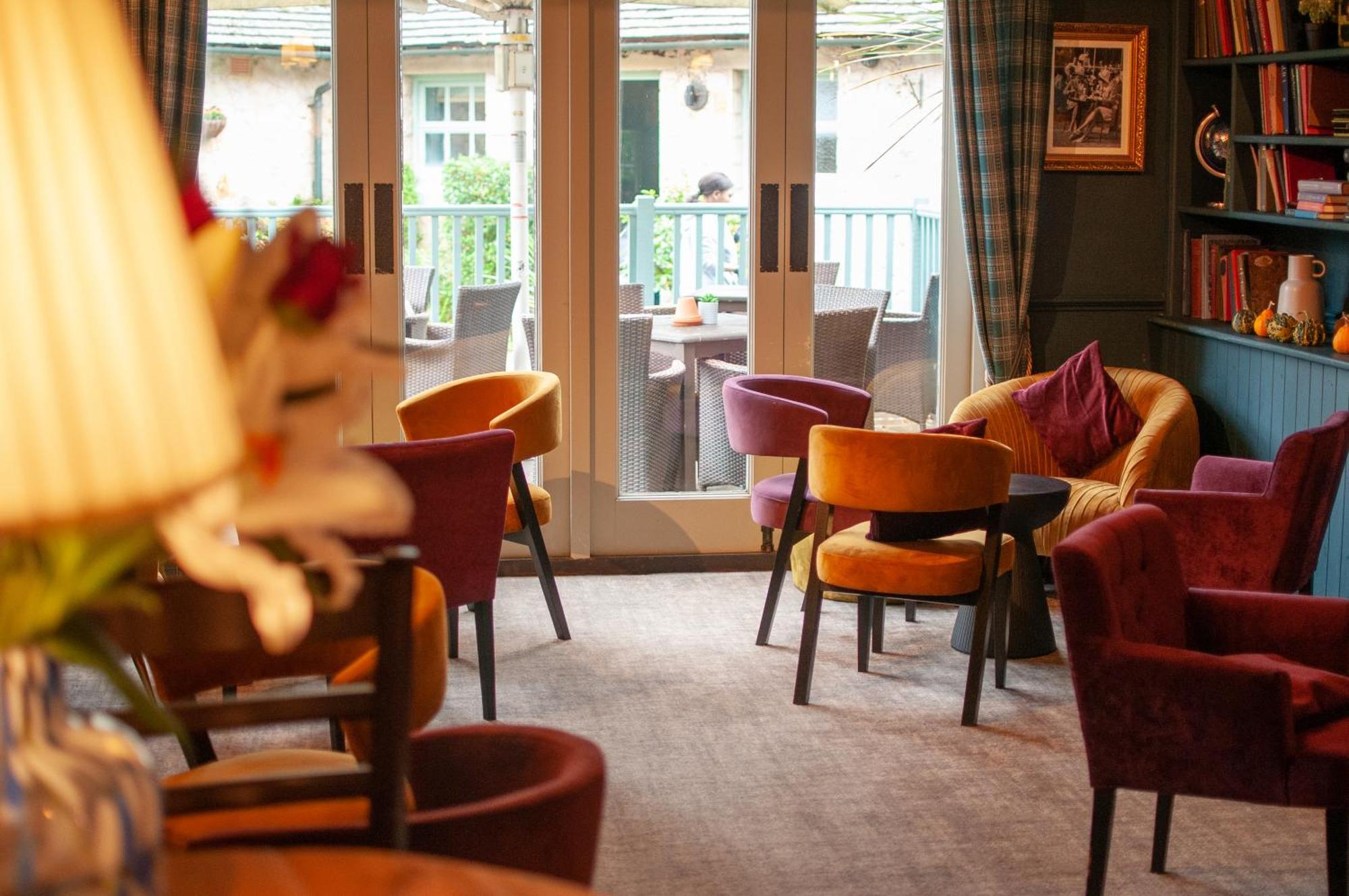 The Cowdray Arms Bed & Breakfast Worth  Екстериор снимка