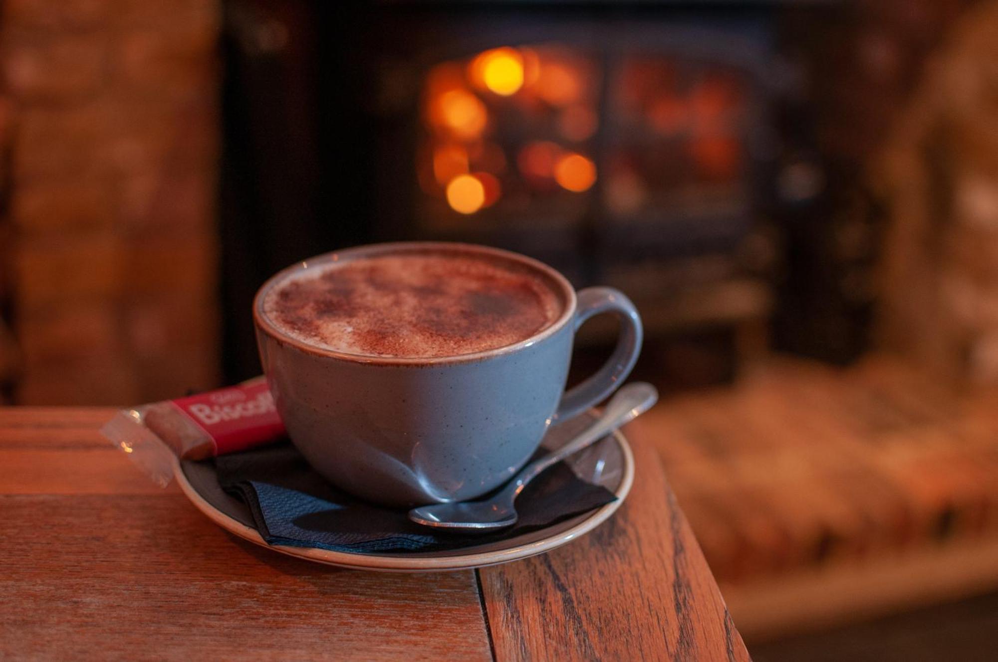 The Cowdray Arms Bed & Breakfast Worth  Екстериор снимка
